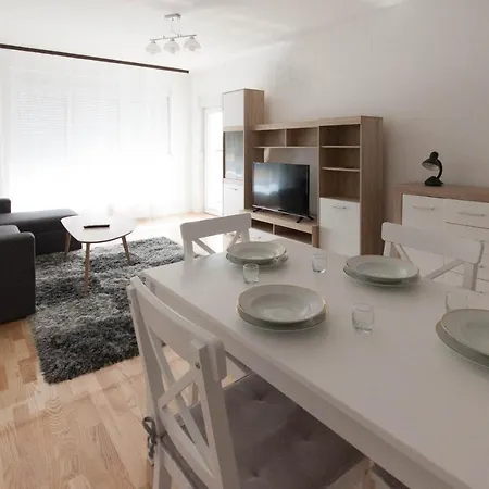 Apartment Butterfly Osijek Buitenkant foto